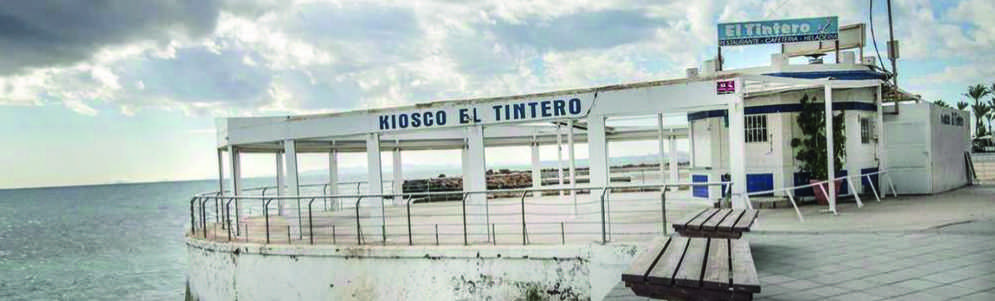Derribo del icónico kiosco “El Tintero” de Torrevieja: Un conflicto entre autoridades locales y Costas